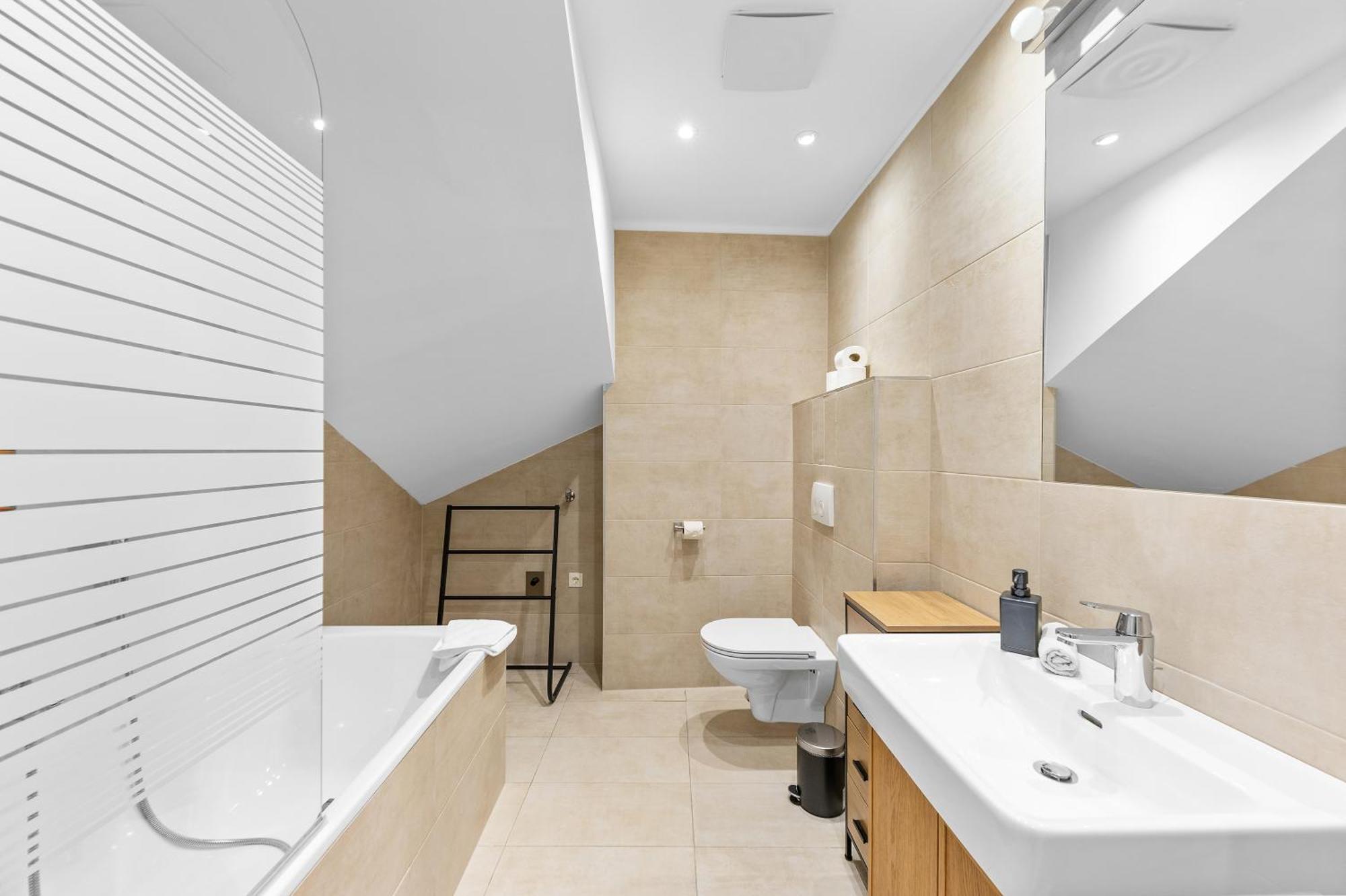 Apartment Chic Residences #presidential #brand New#